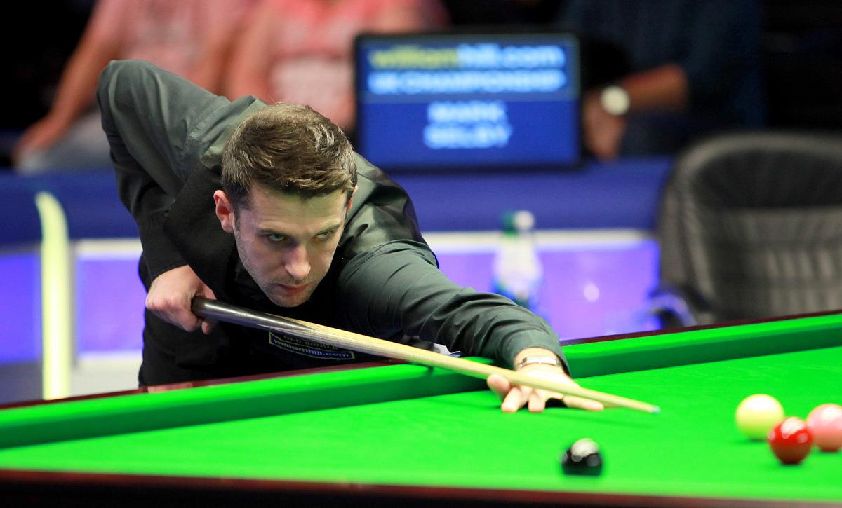 一个对年轻 一个对年轻