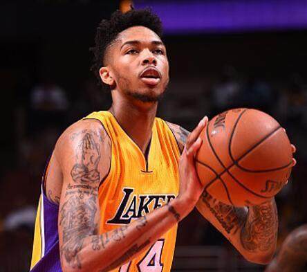 伦萨效力 伦萨效力