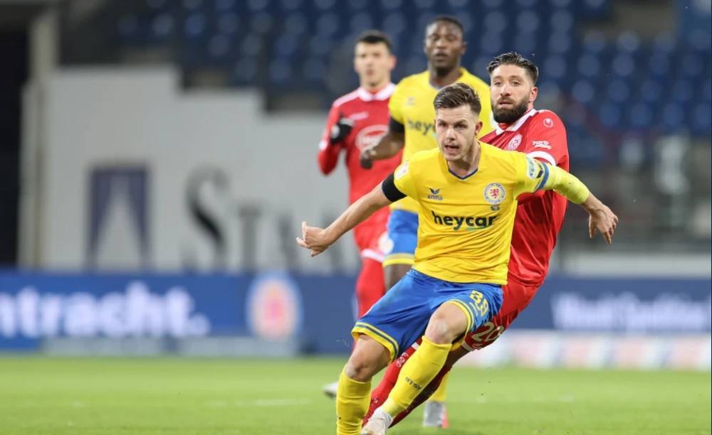 疑为其赢得 疑为其赢得