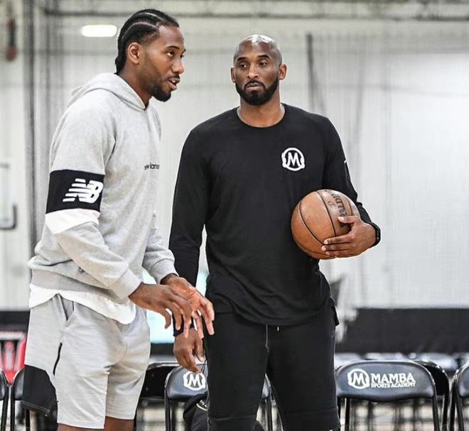 禁区前沿的 禁区前沿的