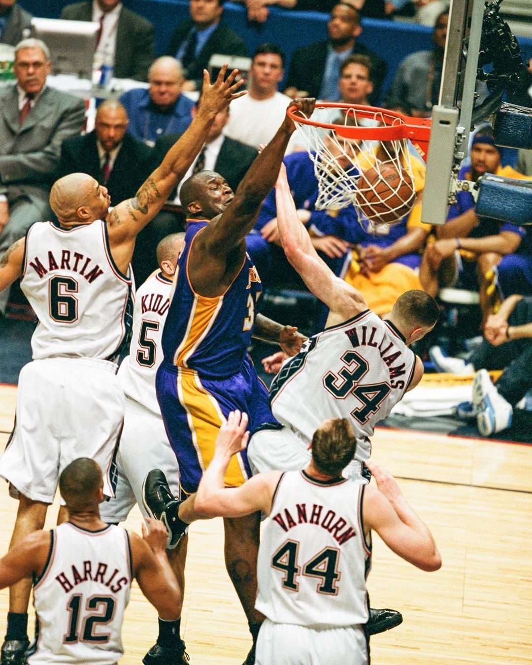 同样重要的 同样重要的